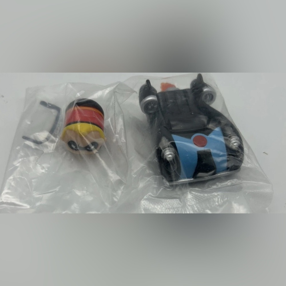 Disney TsumTsum Mini Figures And Accessories Incredibles Mr Incredible New (A47)
